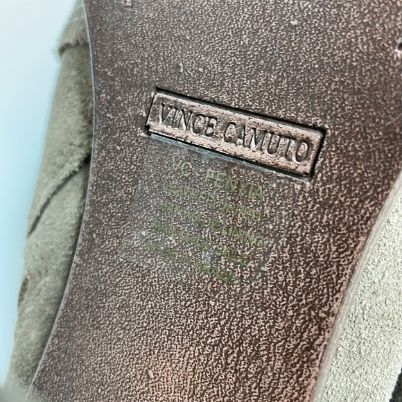 Vince Camuto Suede Laser Cut Ankle Booties Grey Wooden Heel Perforated Size 9 - Picture 12 of 16